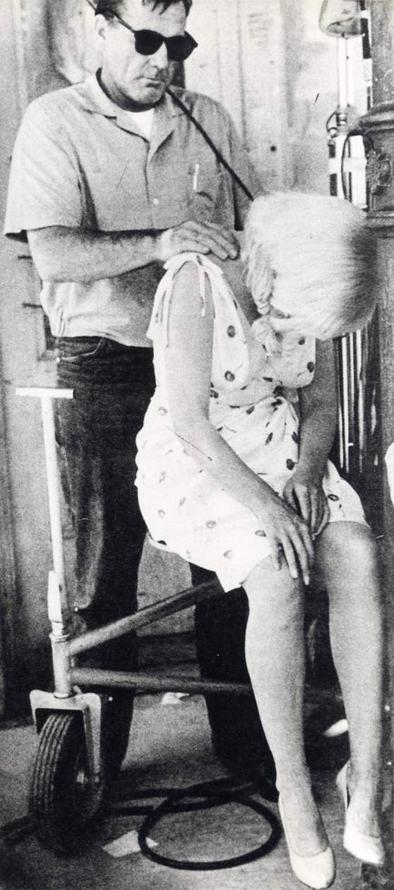 Ralph Roberts and Marilyn Monroe on the set of "The Misfits"